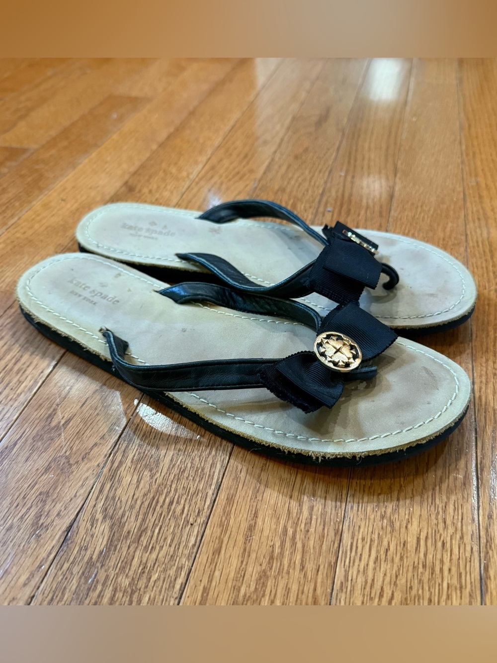 Kate Spade New York Womens 10 Ida Bow Sandals Flip Flops Leather Gold Medallion
